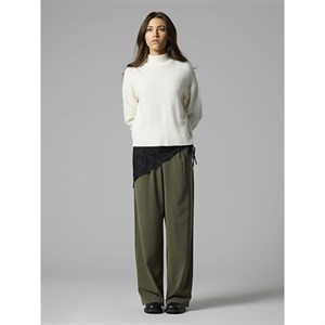 LMTD - NLF SLACE LIGHT SCARF, White